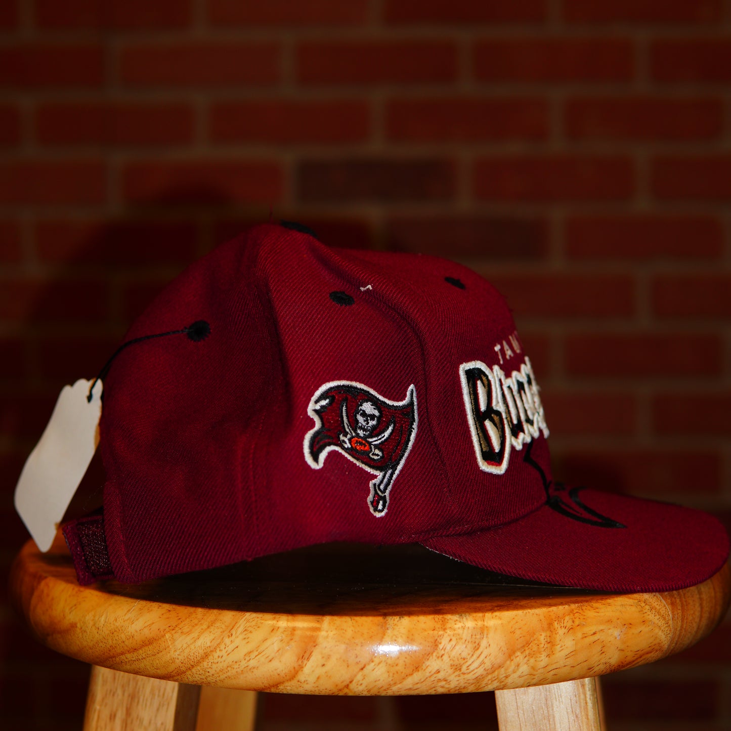 VTG NFL Tampa Bay Buccaneers Velcostrap Hat
