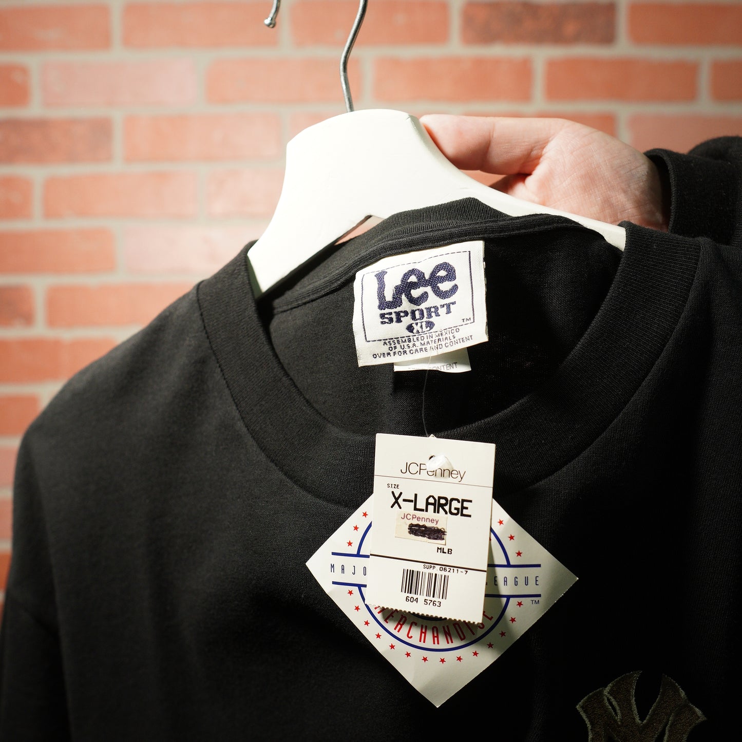 VTG DS MLB New York Yankees Embroidered Logo Tee