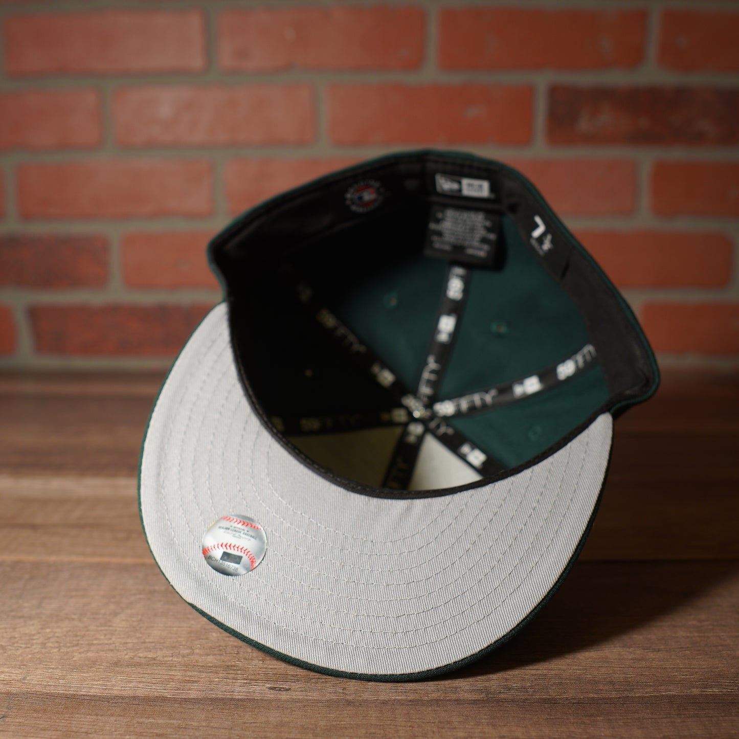 MLB Chicago White Sox Fitted Logo Hat