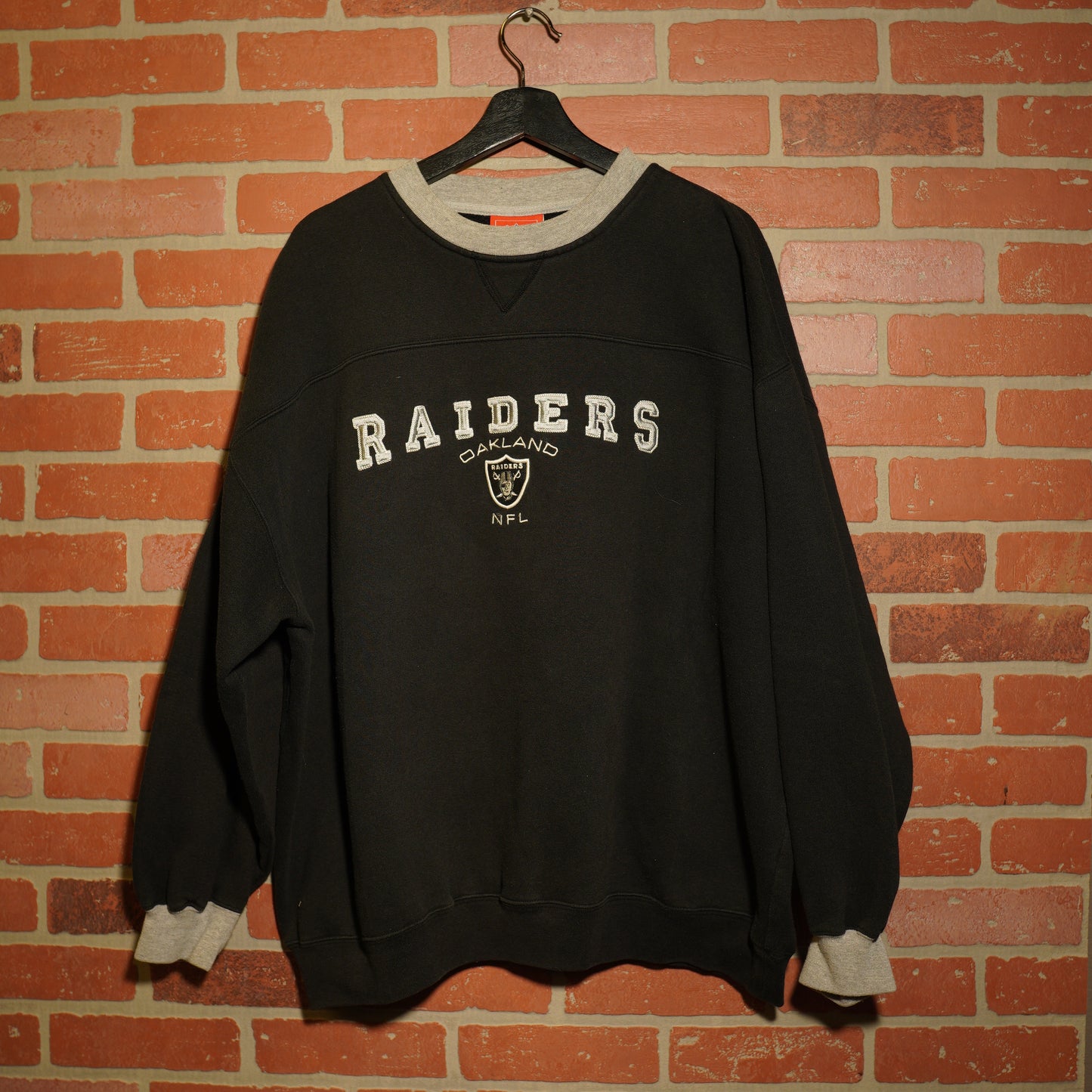 VTG NFL Oakland Raiders Embroidered Black Crewneck
