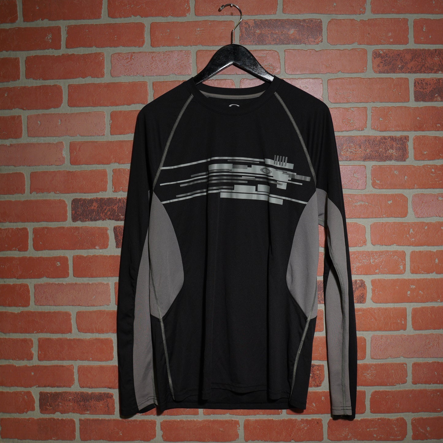 VTG Y2K Oakley L/S Jersey Tee (25)