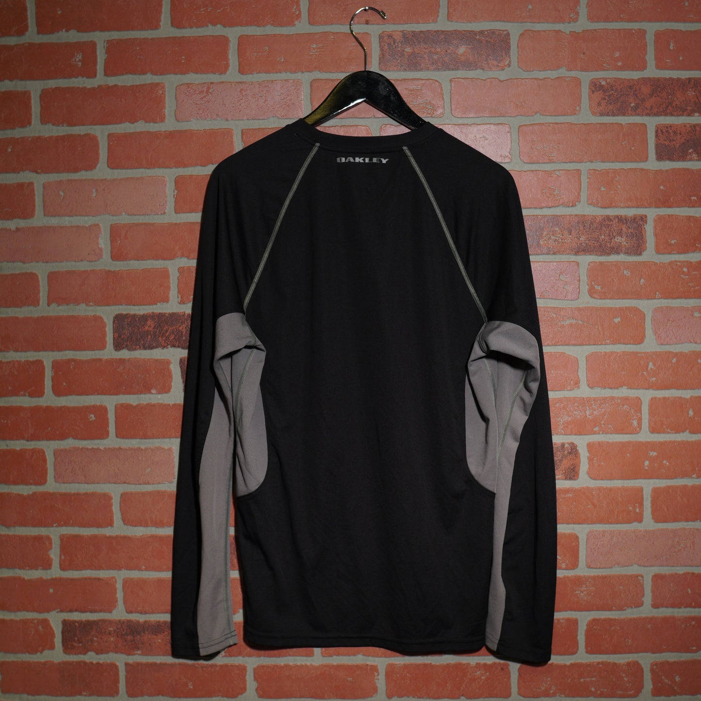 VTG Y2K Oakley L/S Jersey Tee (25)