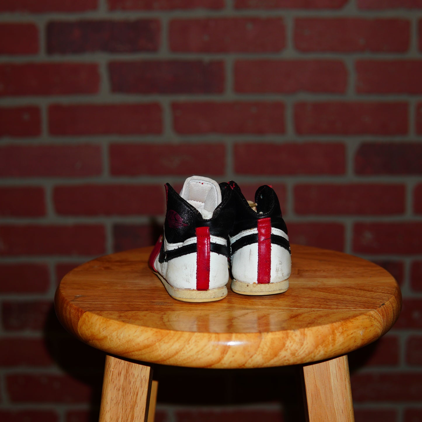 VTG 1985 Youth Nike Jordan 1 Chicago Sneakers