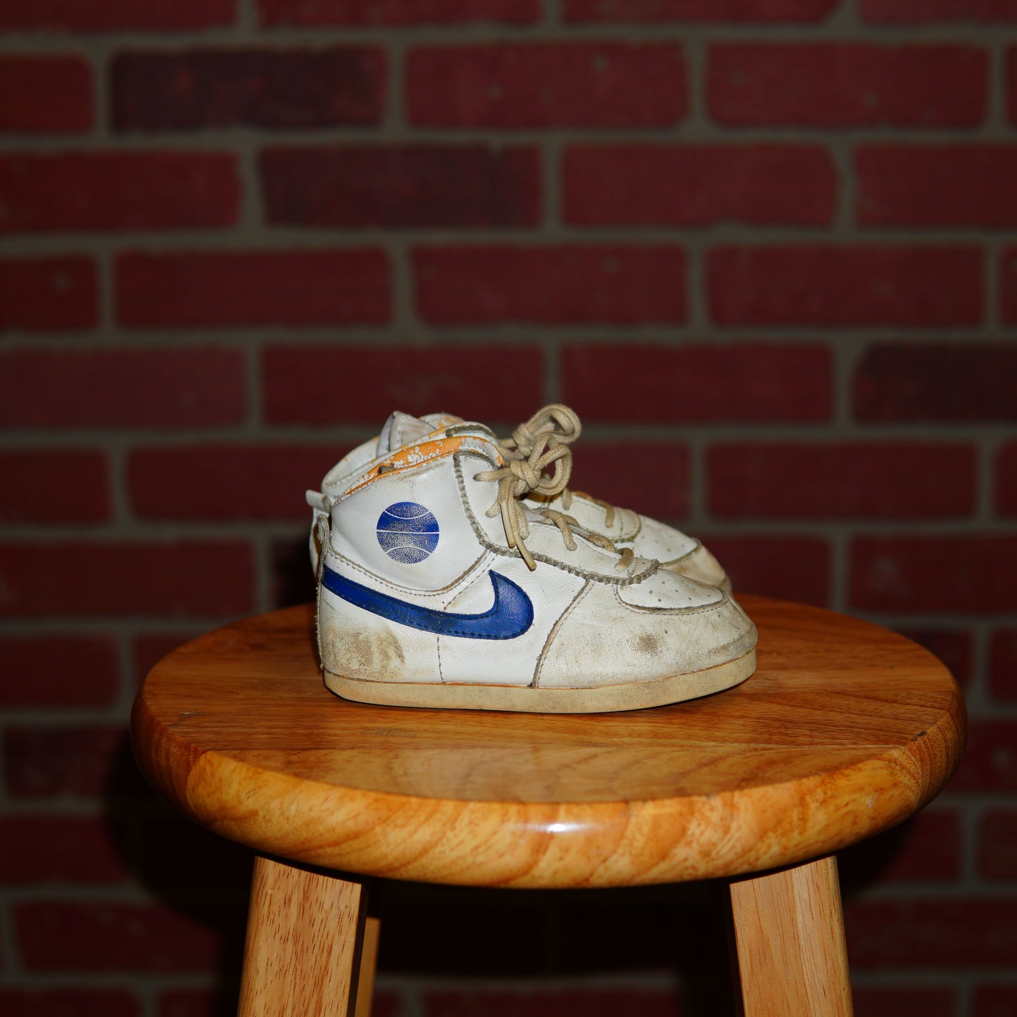 VTG 1985 Youth Nike Jordan 1 White/Blue Sneakers