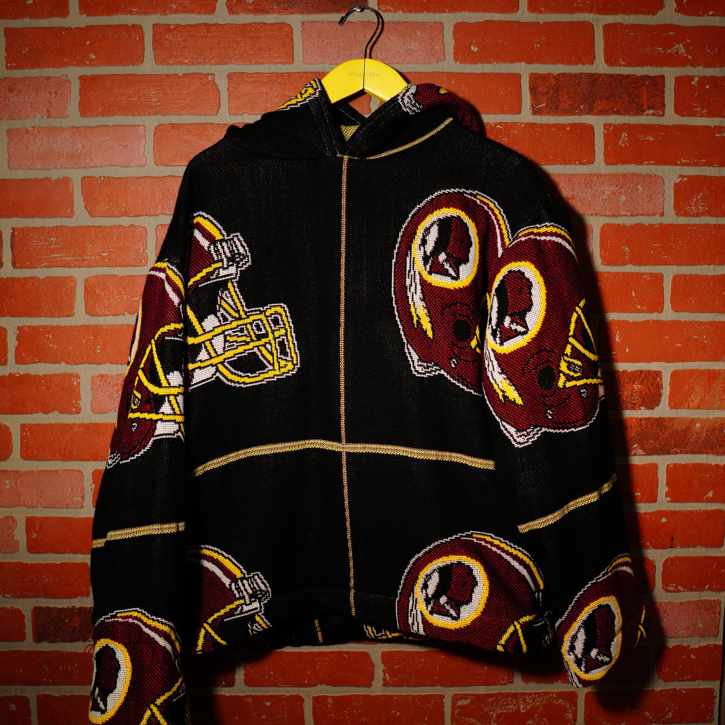VTG 90s ALL OVER PRINT REDSKINS HELMET TAPESTRY HOODIE