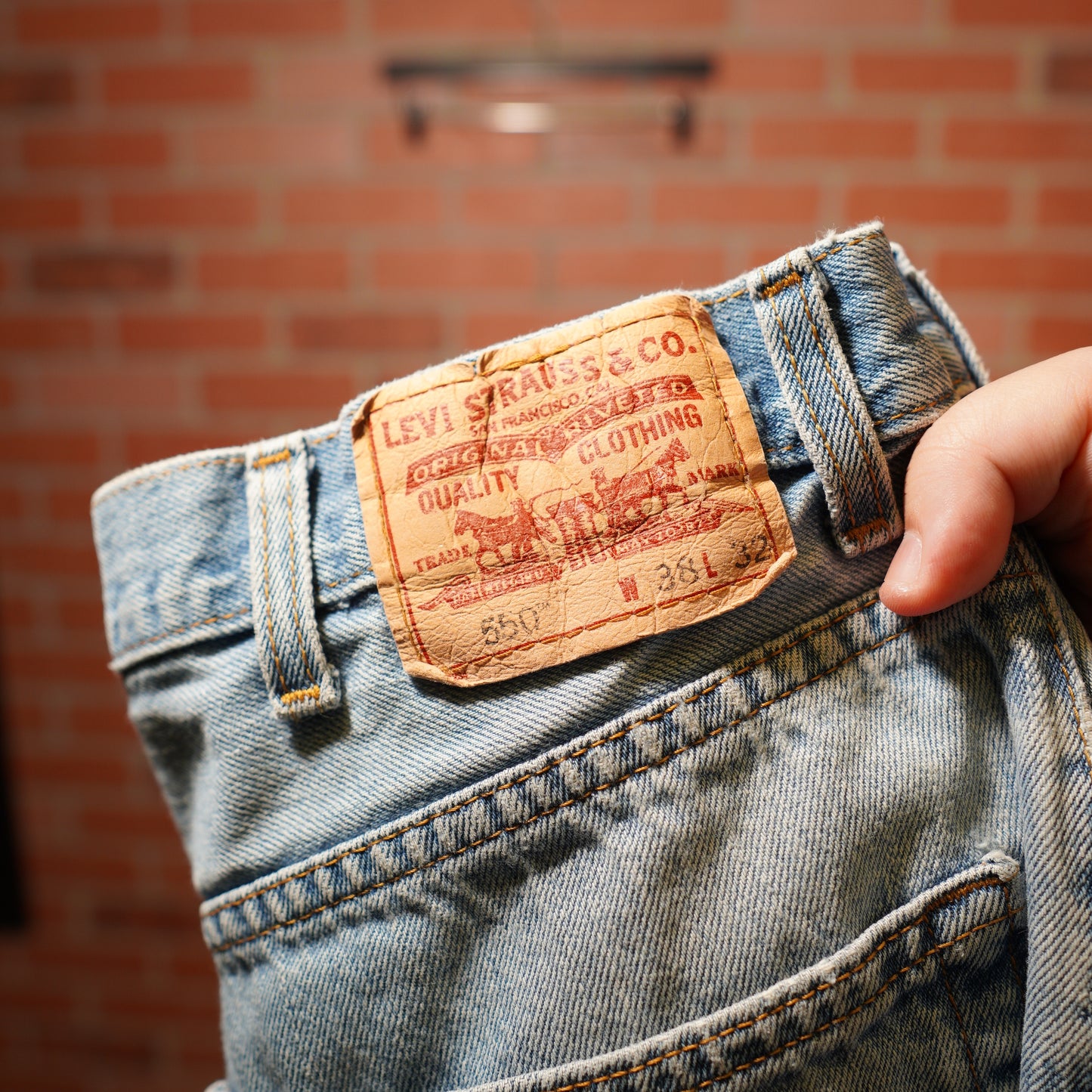 VTG Levis 550 Light Blue Denim Jeans