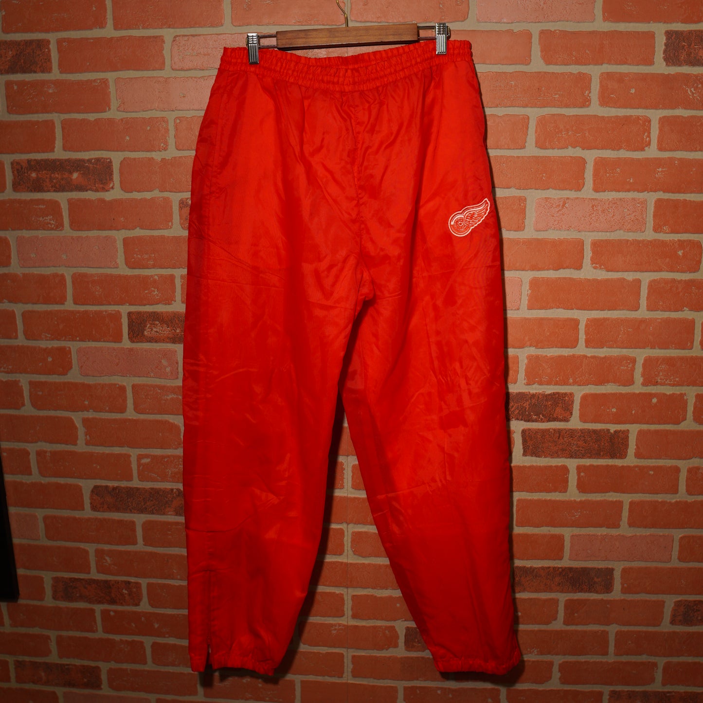 VTG NHL Detroit Red Wings Nylon Pants