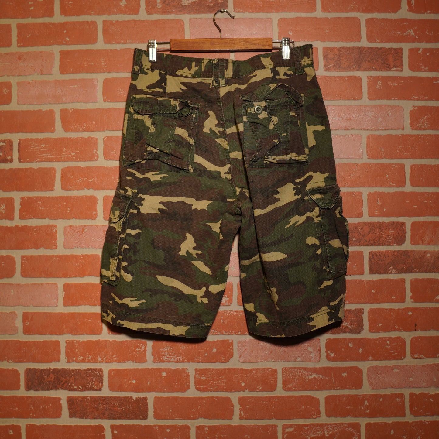 VTG LA Gate Camo Cargo Shorts