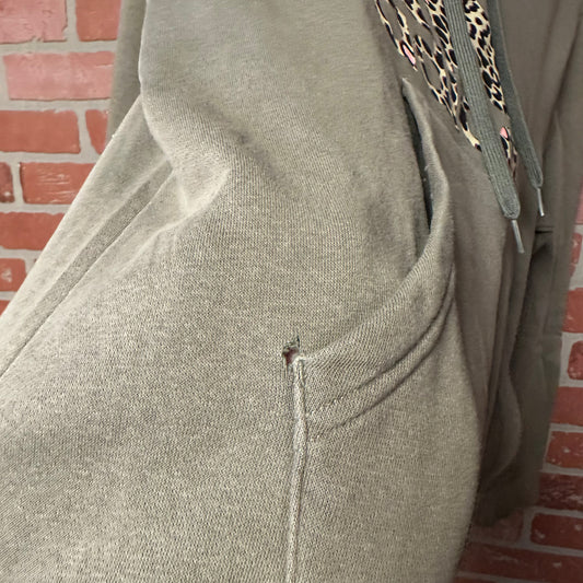 WMNS Adidas Olive Green Cheetah Logo Hoodie (2)