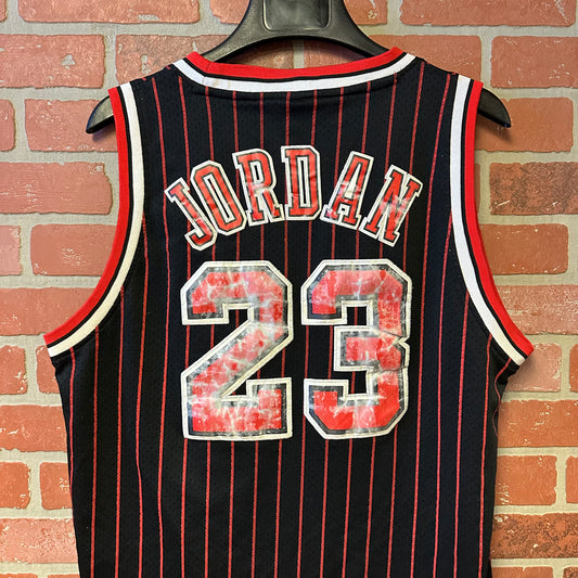Michael Jordan Jersey (22)