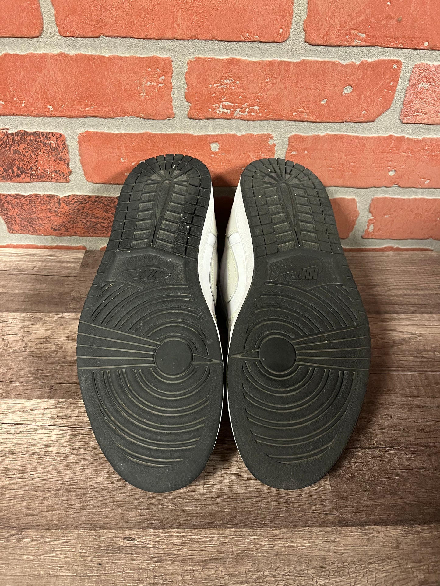 Air Jordan 1 Low OG Ghost Green