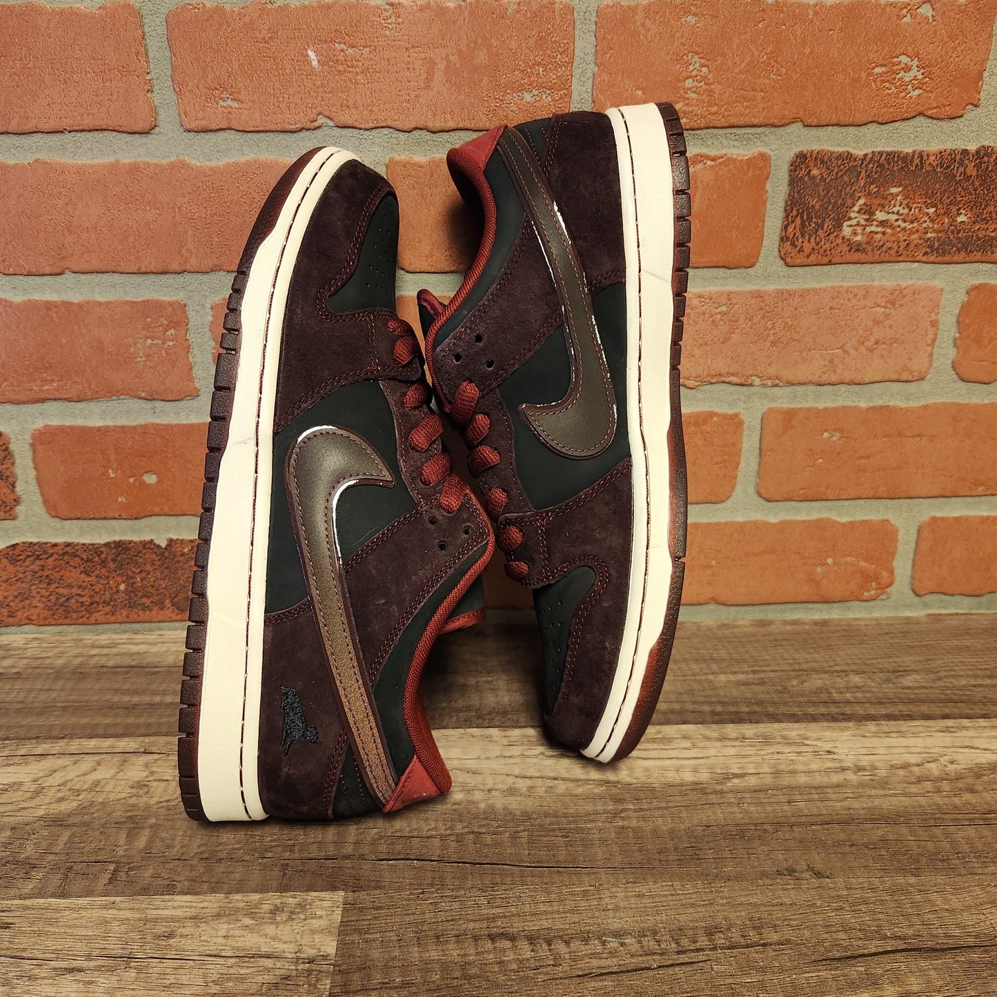 DS Nike Dunk Low Riot Skateshop