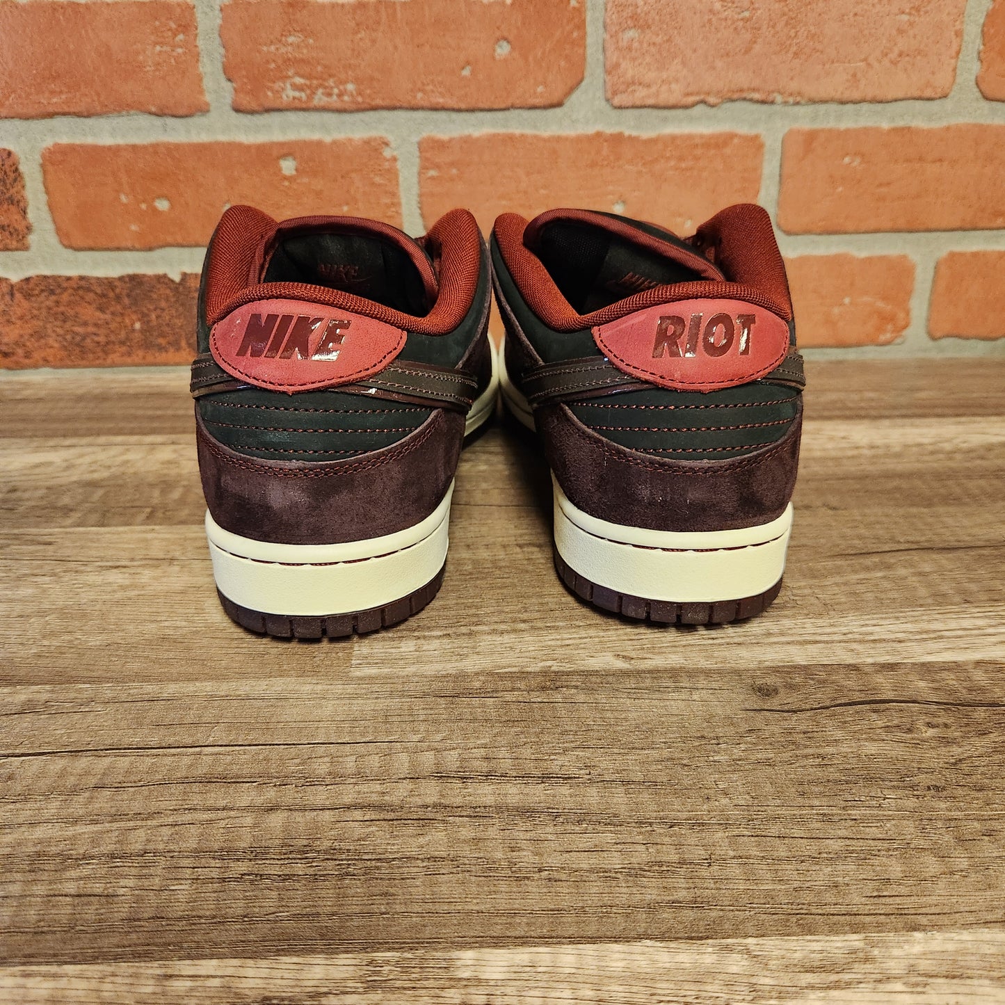 DS Nike Dunk Low Riot Skateshop