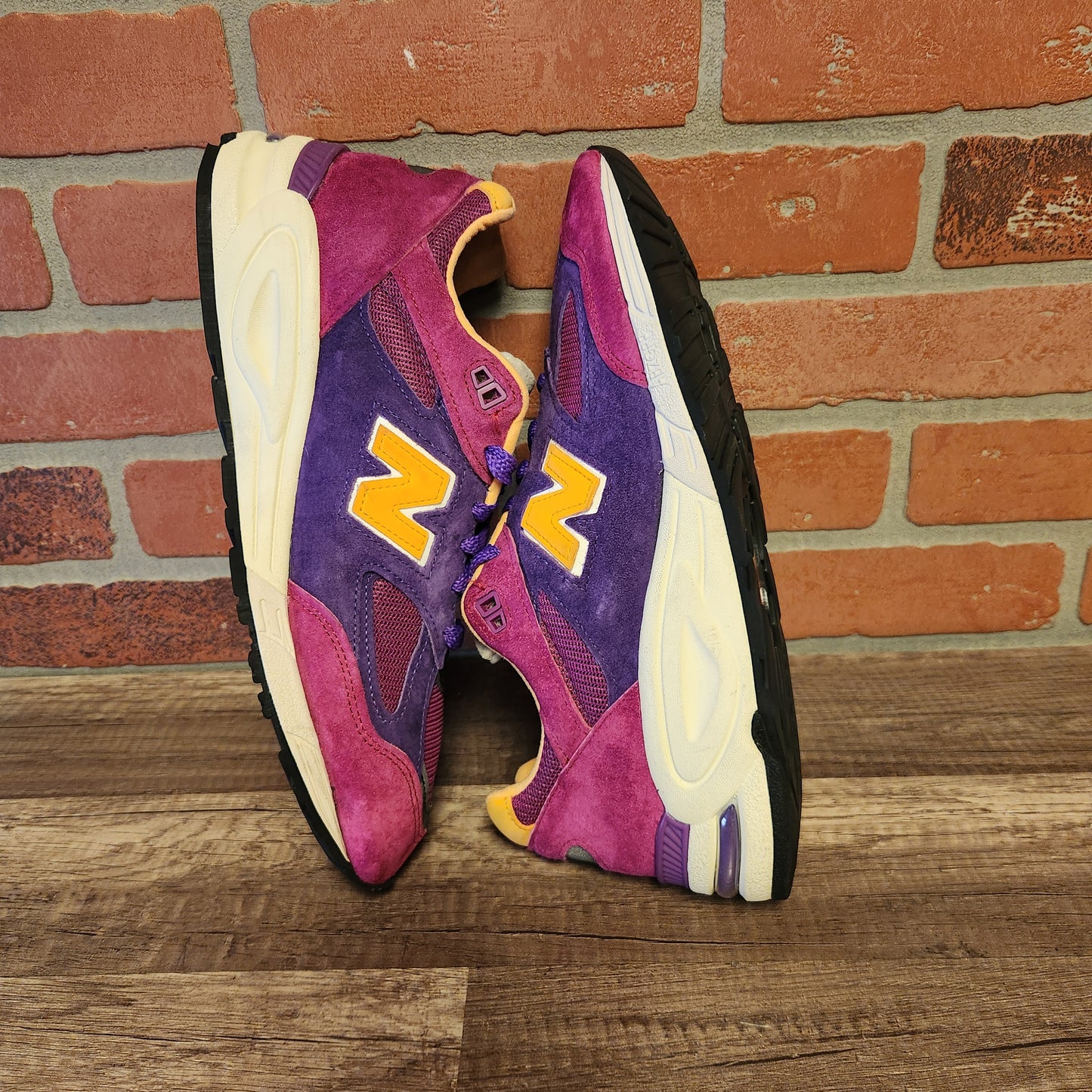 DS New Balance 990v2 Purple Yellow