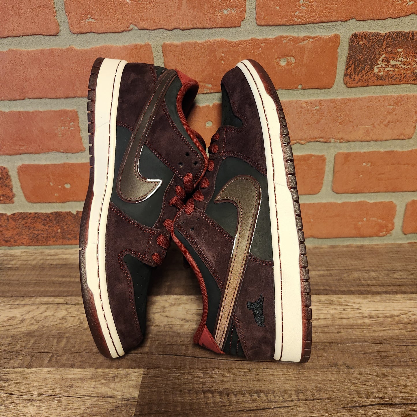 DS Nike Dunk Low Riot Skateshop
