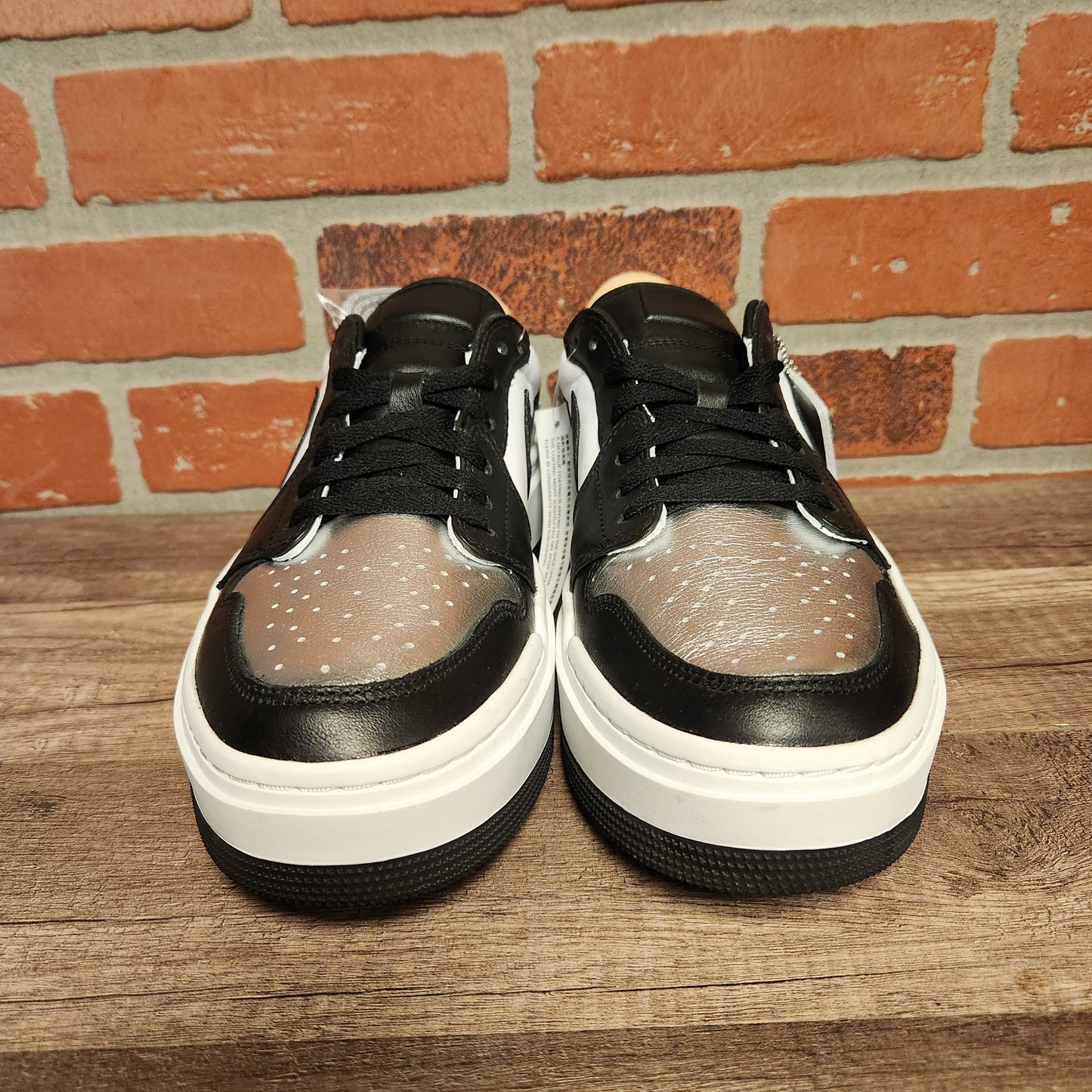 DS WMNS Air Jordan 1 Low Elevate Silver Toe