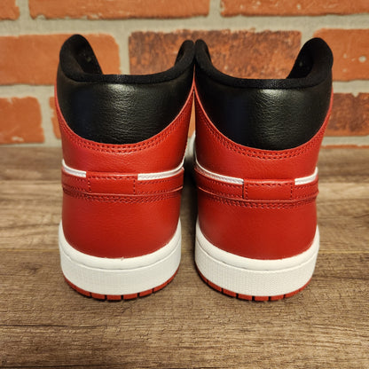 DS WMNS Air Jordan 1 Mid Alternate Bred Toe