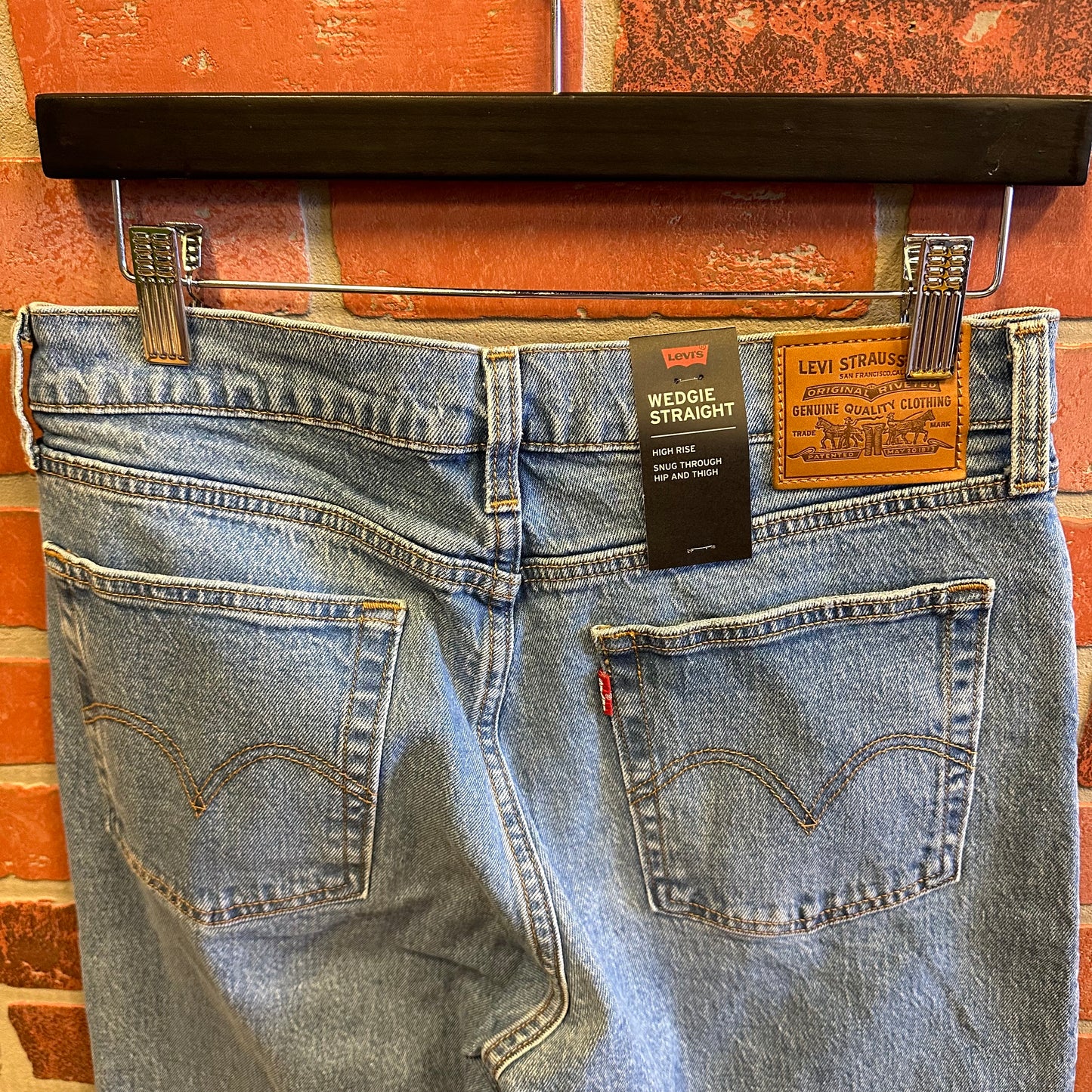 Levi’s Wedgie Straight Pants
