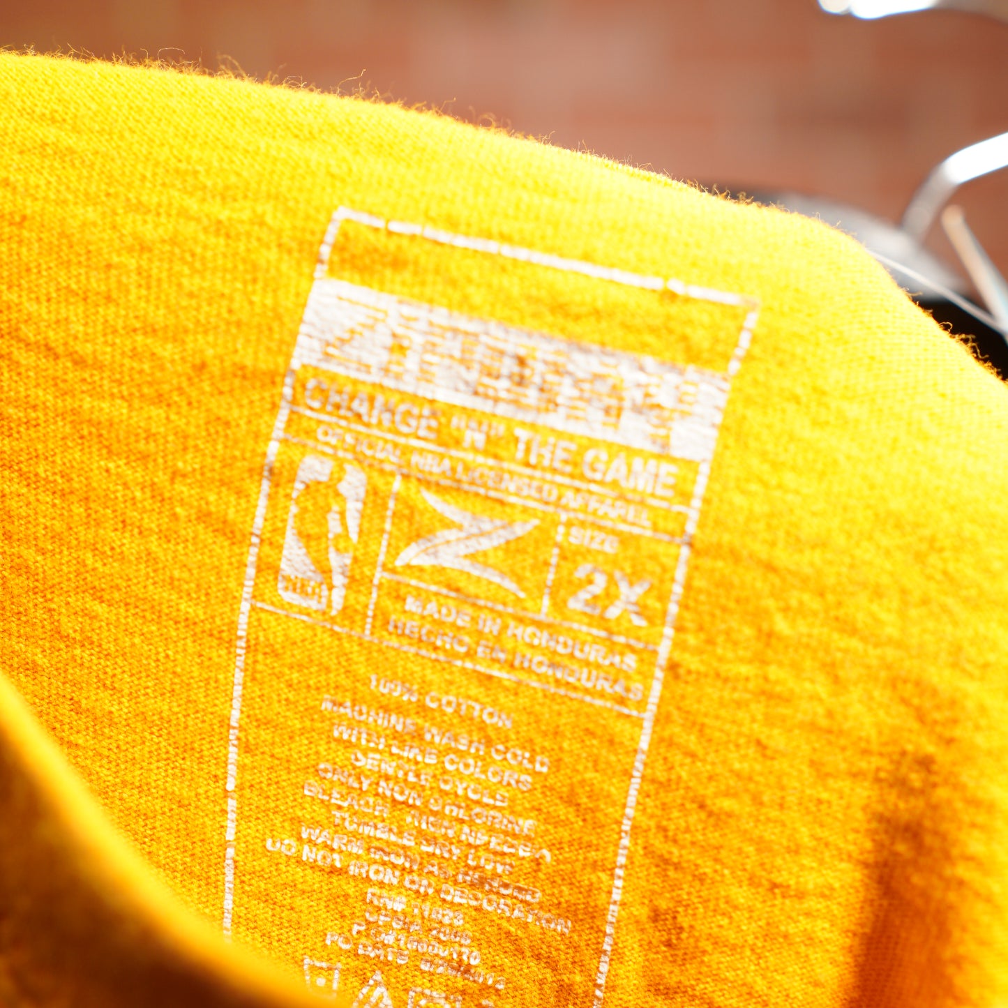 VTG NBA Los Angeles Lakers Yellow Logo Tee