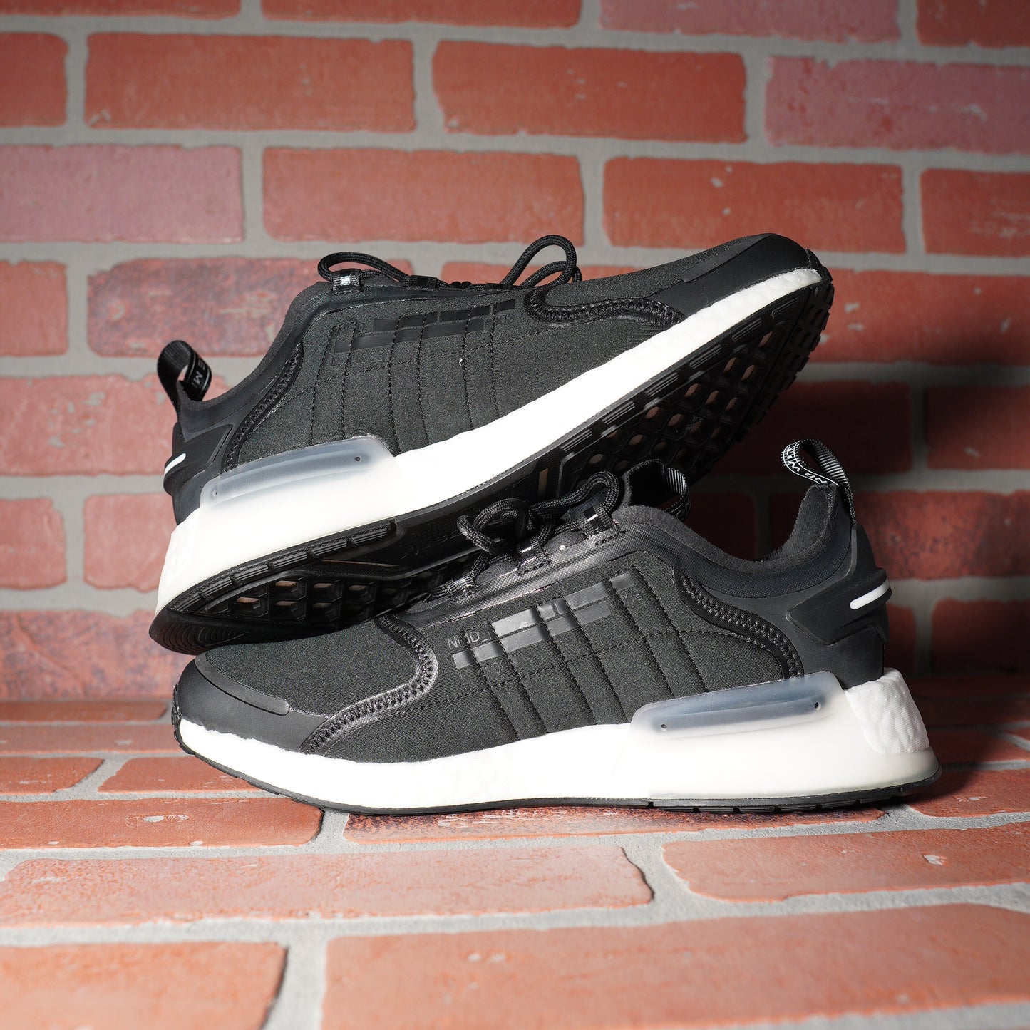 Adidas NMD V3 Black/White Sneakers SZ 9