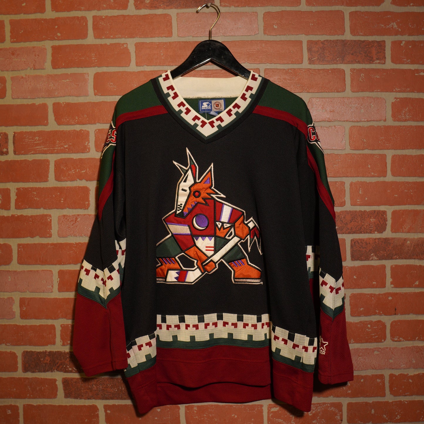 VTG NHL Arizona Coyotes Hockey Jersey