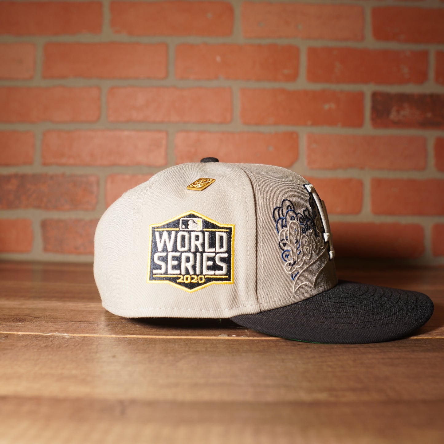 New Era MLB Los Angeles Dodgers Repeating Script Fitted Hat