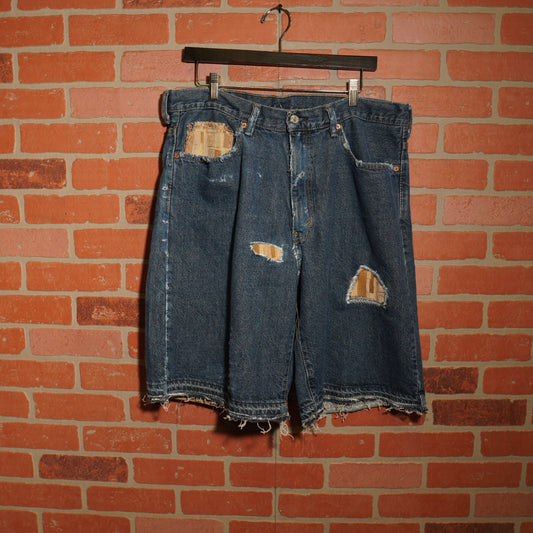 VTG Custom Levis 550 Friends Distressed Denim Jean Shorts
