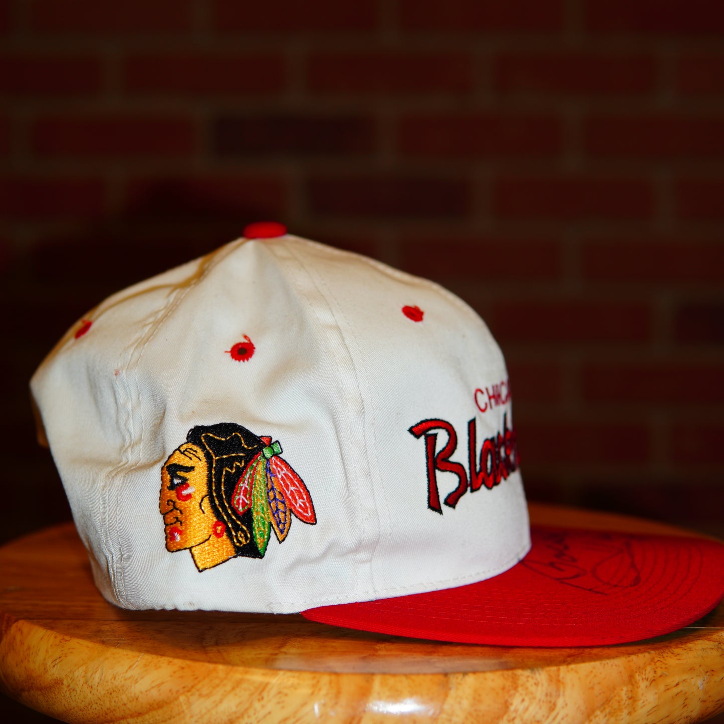 VTG Sports Specialties NHL Chicago Blackhawks Signed Snapback Hat