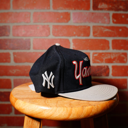 VTG Sports Specialties MLB New York Yankees Logos Snapback Hat