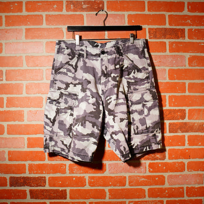 VTG Y2K Levis Camo Cargo Shorts