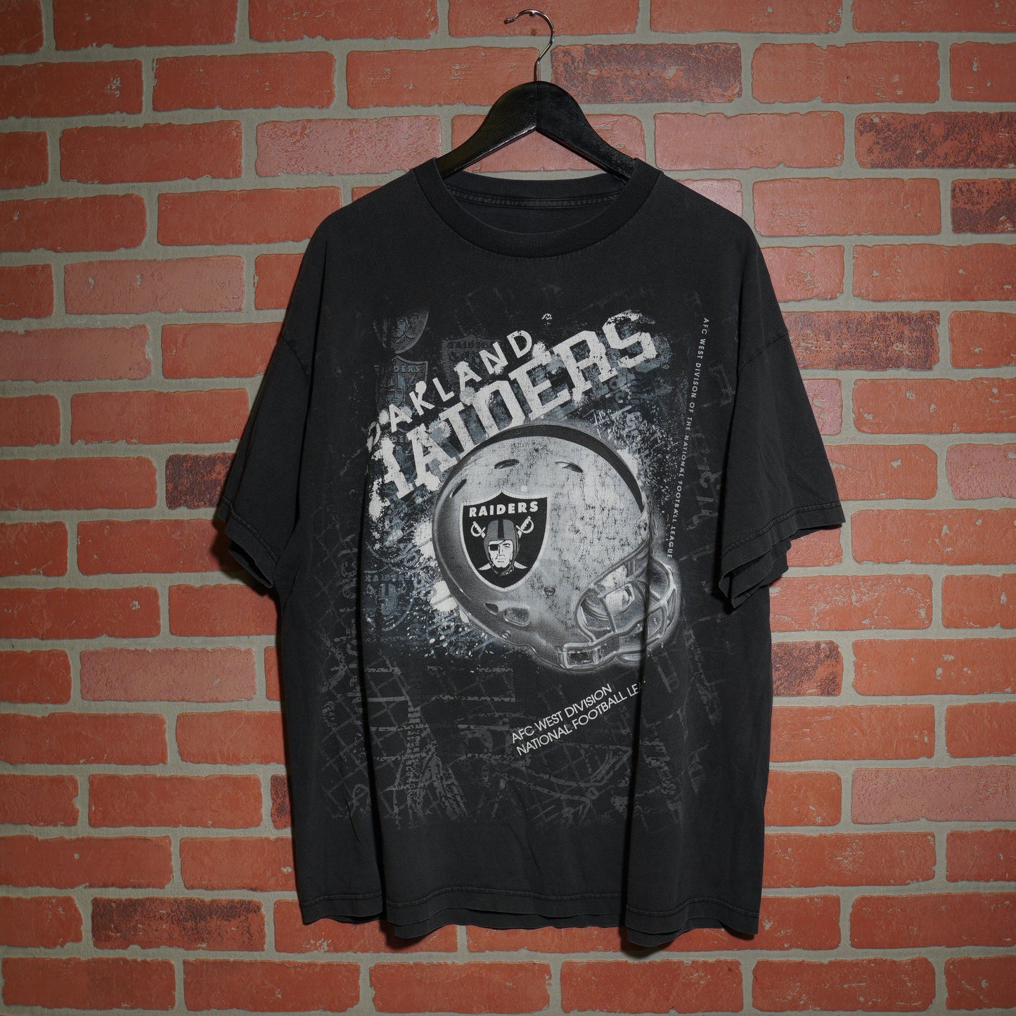 VTG NFL Oakland Raiders AFC Helmet Tee (25)