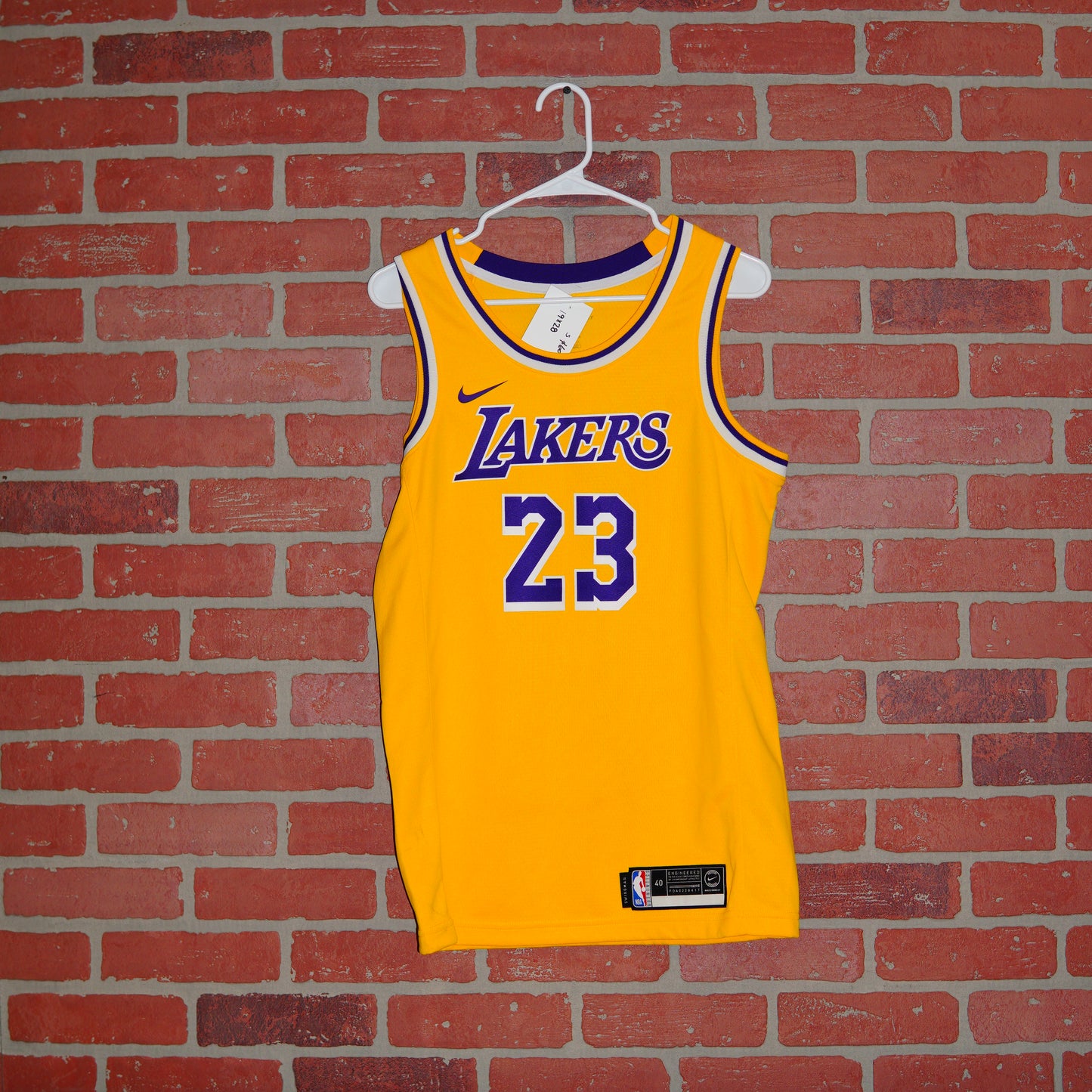 Los Angeles Lakers LeBron James 23 basketball swingman jersey