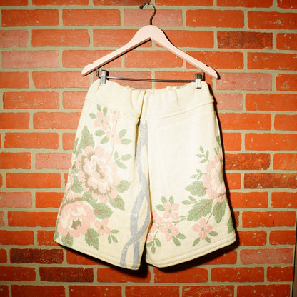 VTG FLORAL ALL OVER PRINT CREAM WOVEN TAPESTRY SHORTS