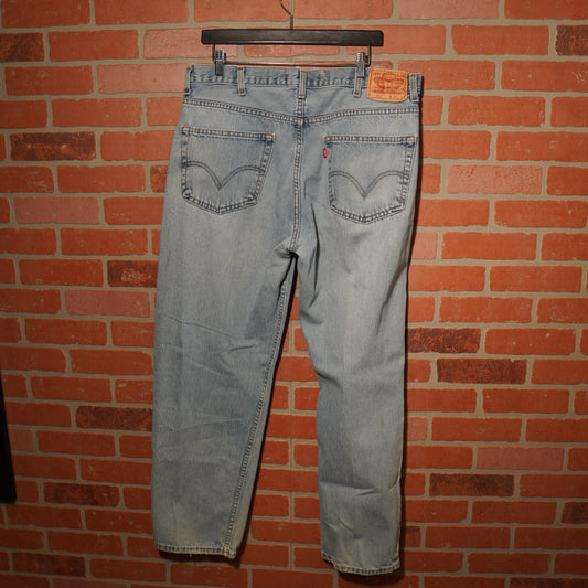 VTG Levis 550 Light Blue Denim Jeans