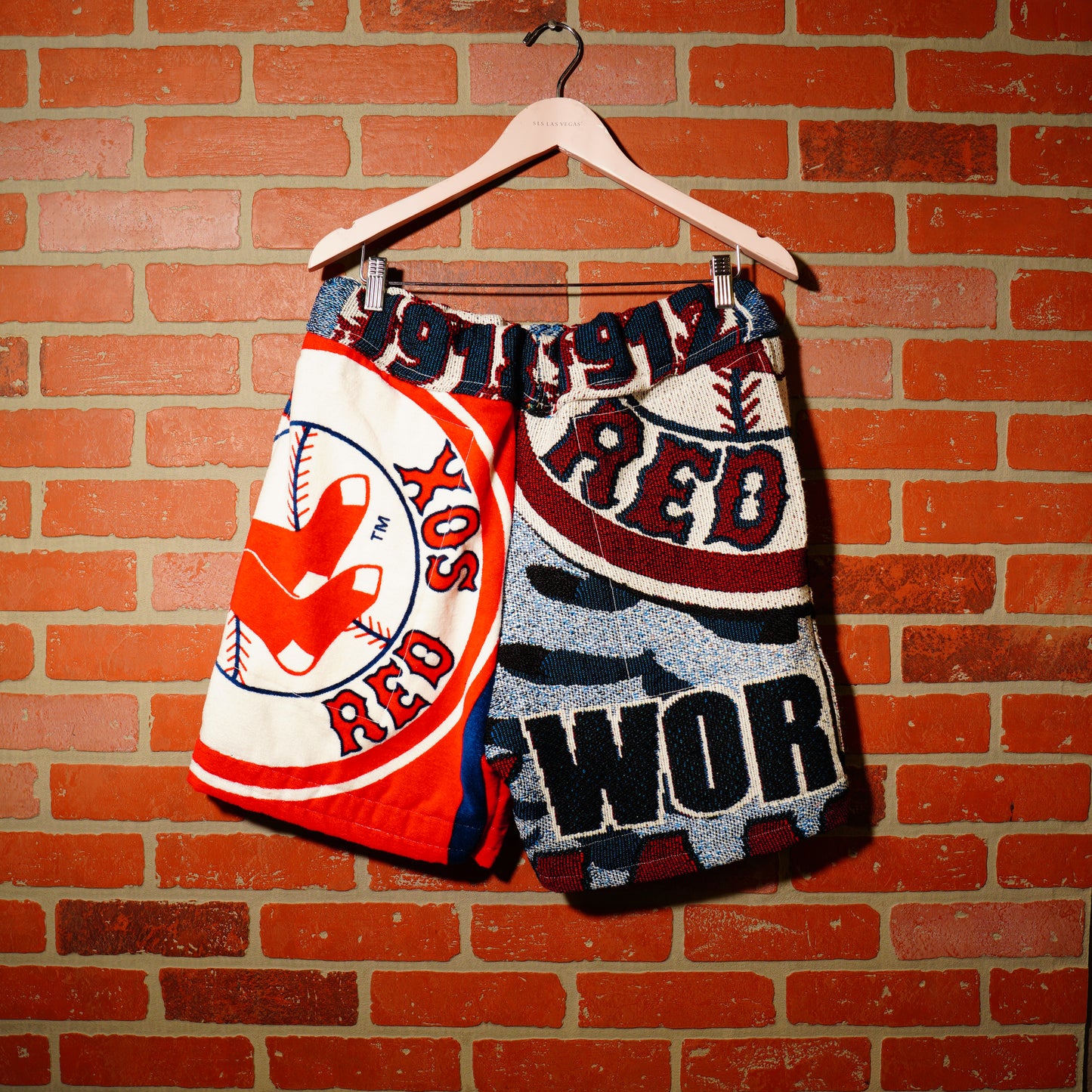 TREVS1OF1 BOSTON RED SOX SPLIT TOWEL WOVEN TAPESTRY SHORTS