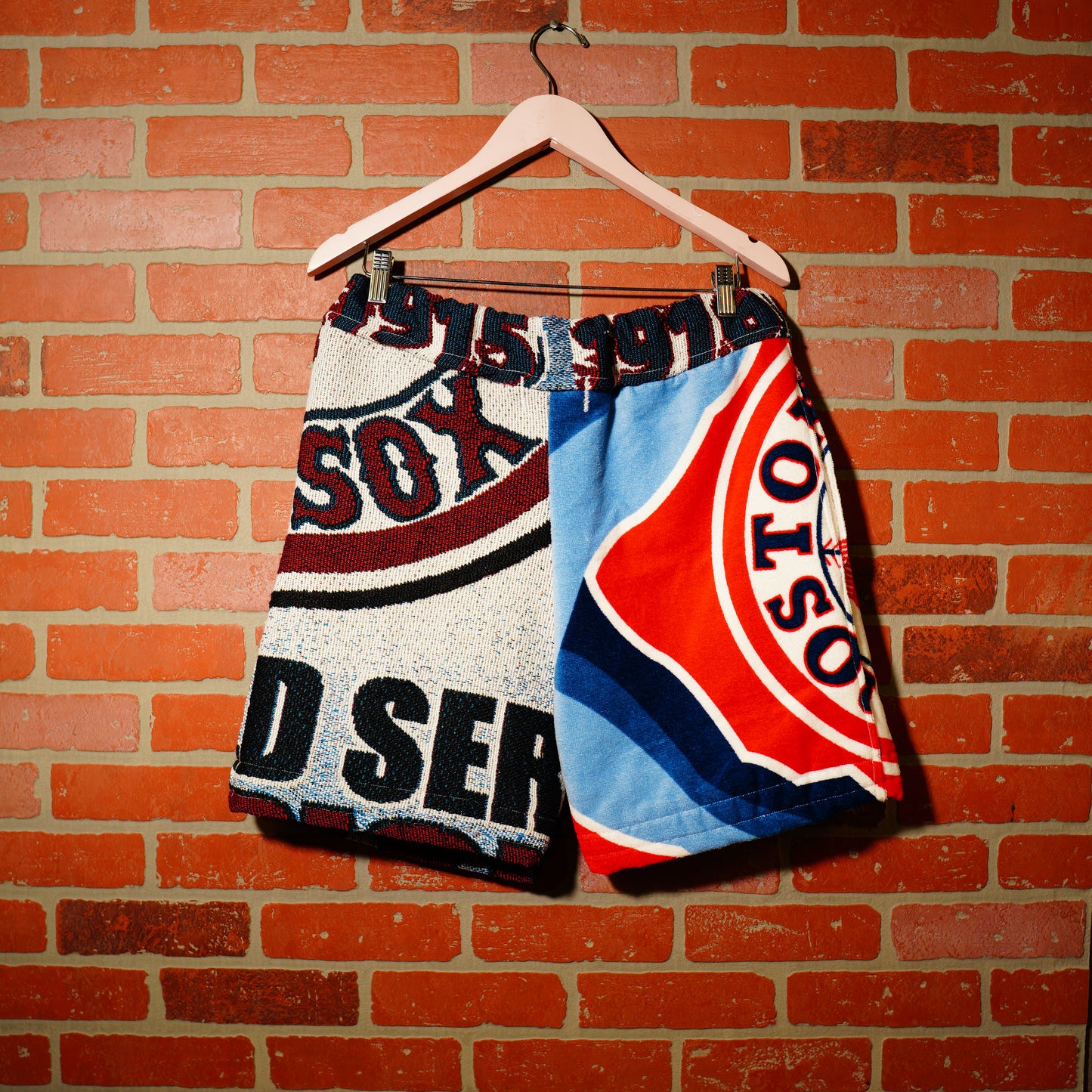 TREVS1OF1 BOSTON RED SOX SPLIT TOWEL WOVEN TAPESTRY SHORTS