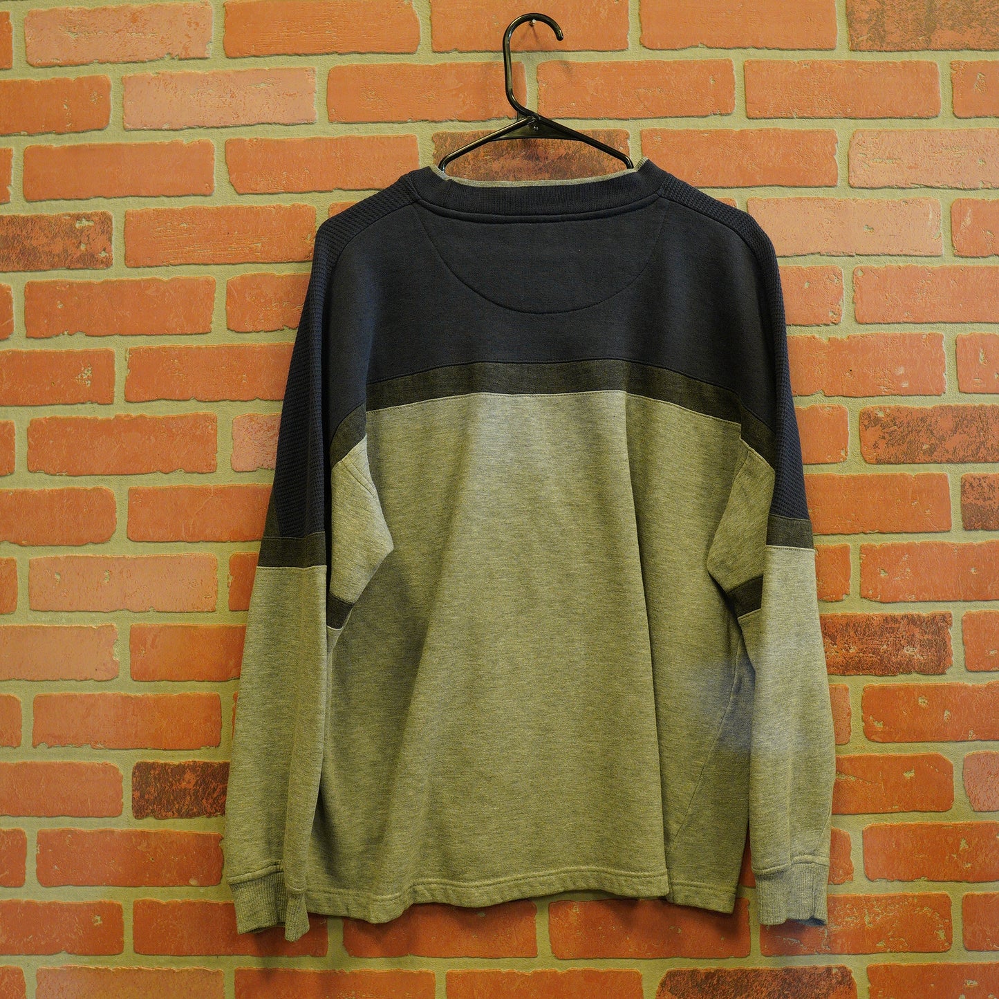 VTG Waffle/Grey Crewneck (38)