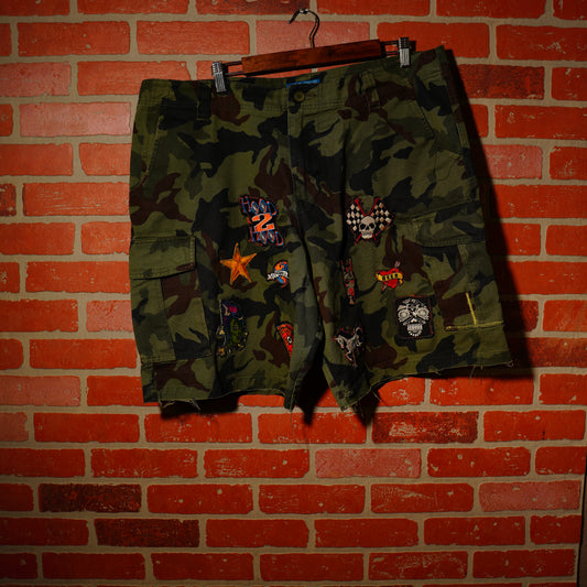 VTG Y2K FINL 365 Patched Cargo Shorts