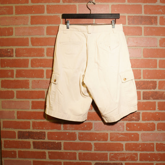 VTG Basic White Cargo Shorts