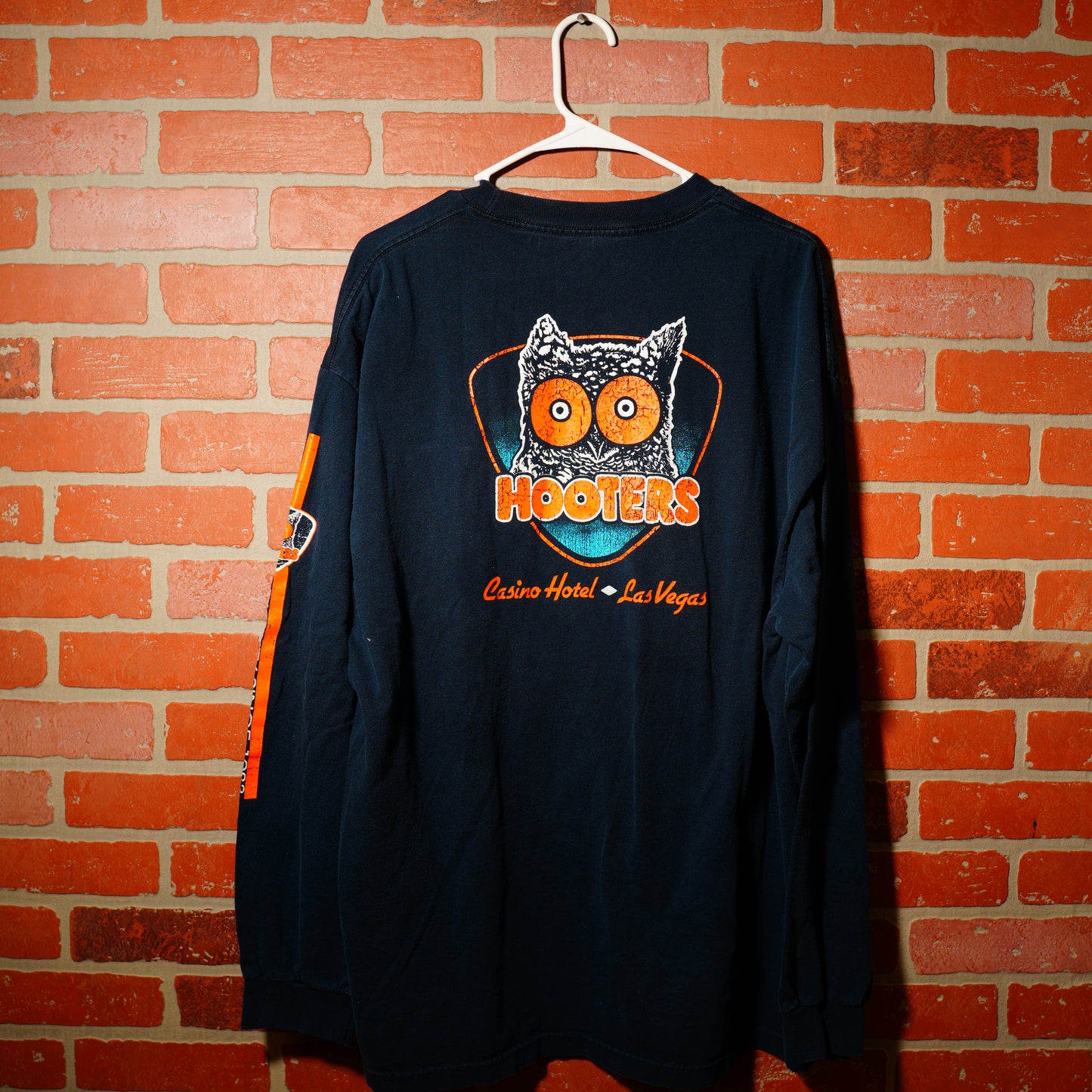 VTG Hooters L/S Tee