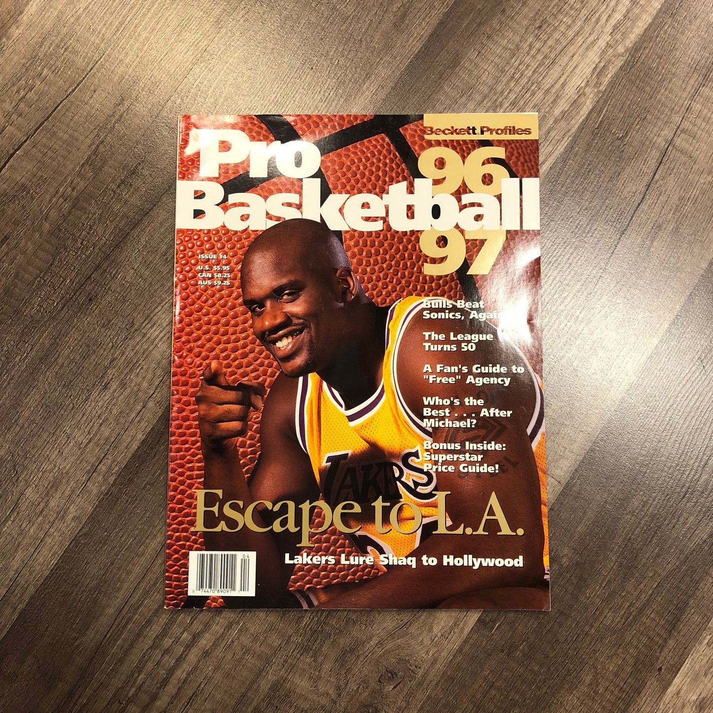 1997 Pro Basketball Shaq Magazine