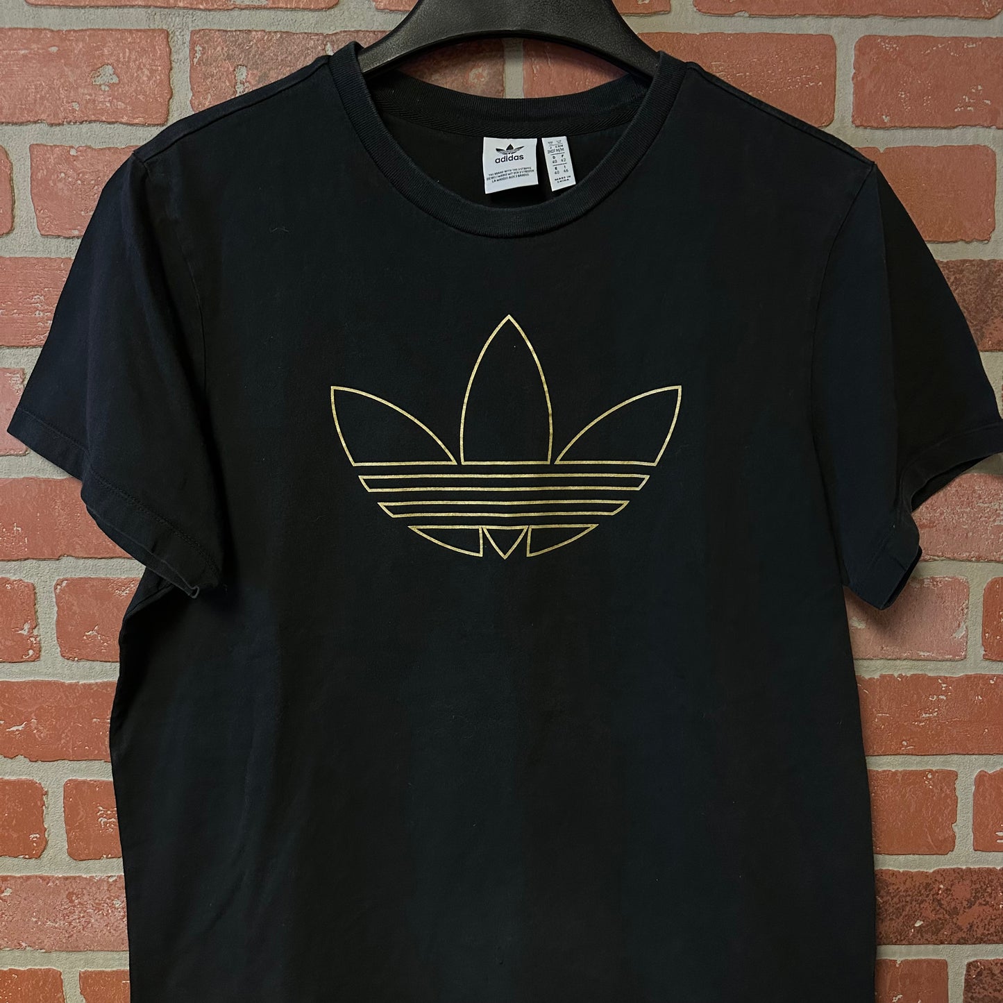 Adidas Gold Logo Black Tee (1)