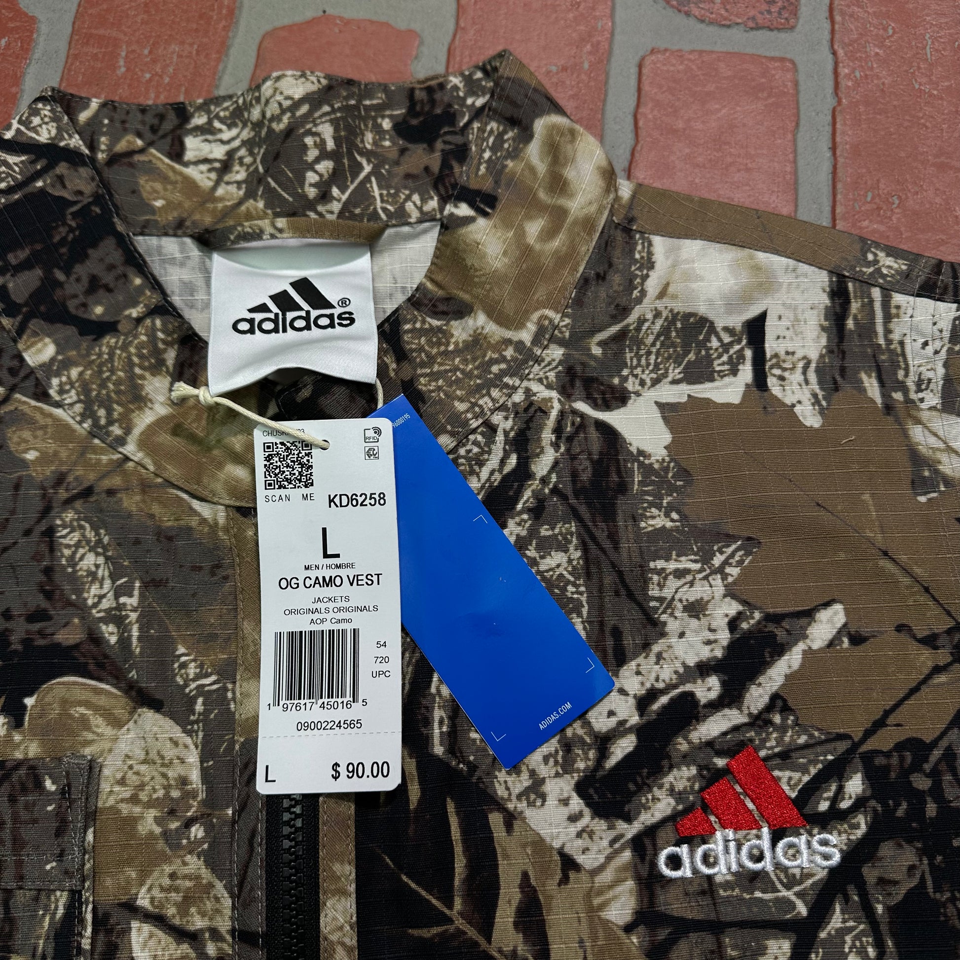 DS Adidas Zip-Up Camo Vest Yesterday's Fits Clothing Fashion Vintage Streetwear Fashion Item