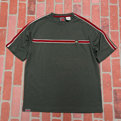 VTG Y2K Quiksilver Mini Logo Tee Yesterday's Fits Clothing Fashion Vintage Streetwear Fashion Item