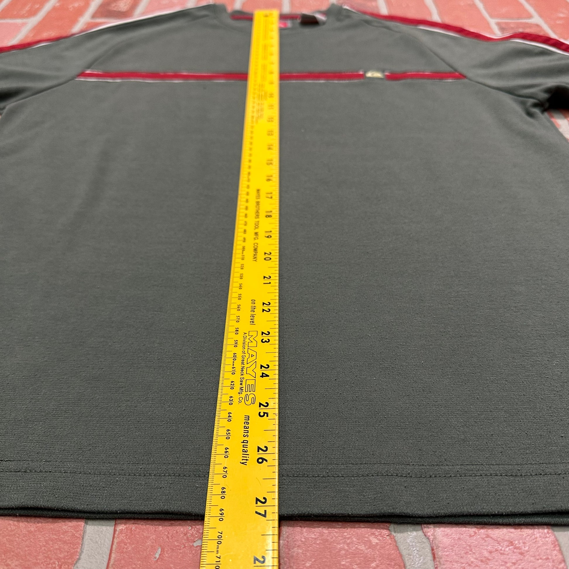 VTG Y2K Quiksilver Mini Logo Tee Yesterday's Fits Clothing Fashion Vintage Streetwear Fashion Item