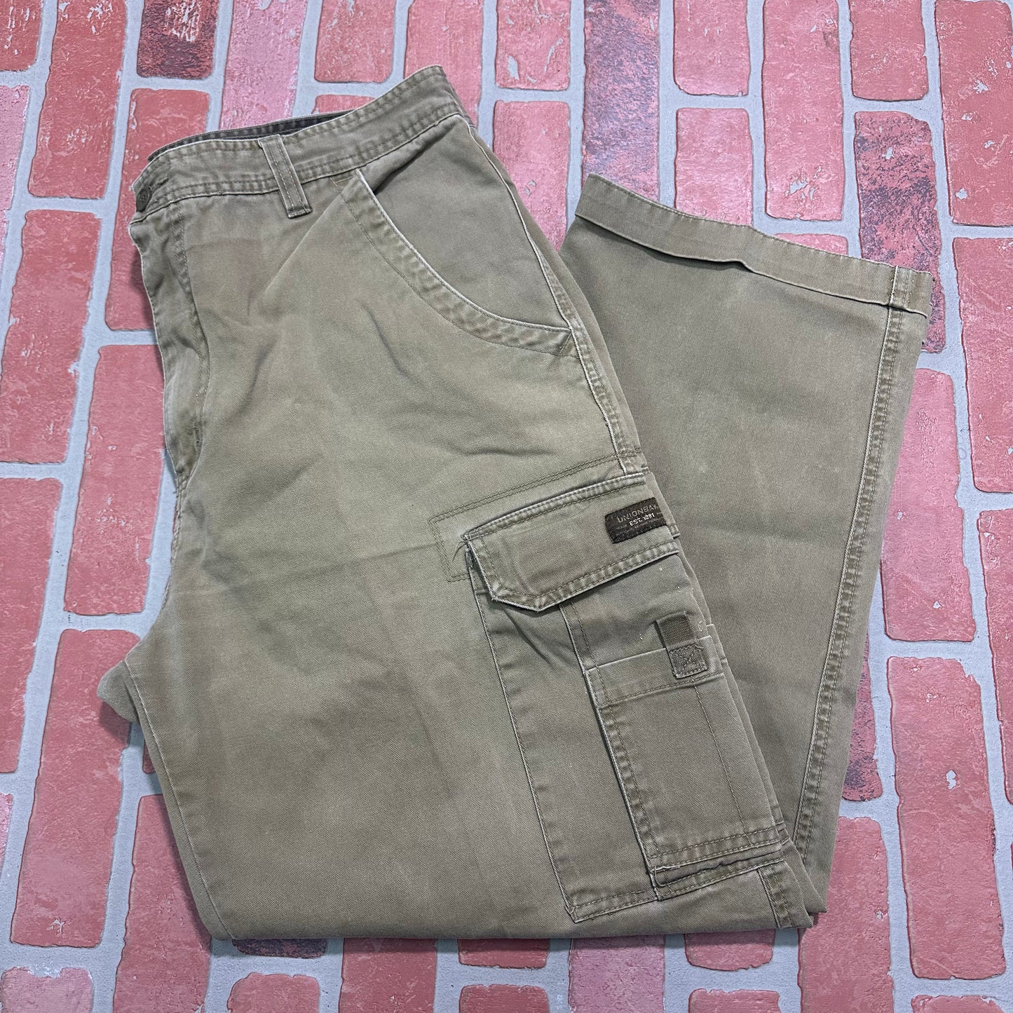 VTG Cargo Green Pants Yesterday's Fits Clothing Fashion Vintage Streetwear Fashion Item