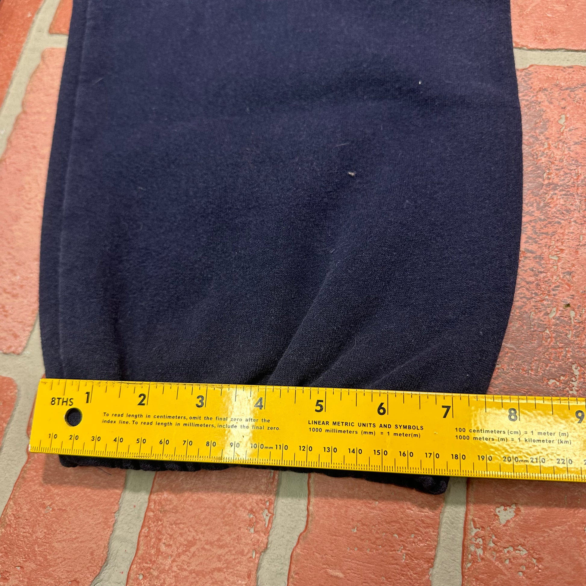 VTG Nutmeg NFL Chicago Bears Navy Sweatpants Yesterday's Fits Clothing Fashion Vintage Streetwear Fashion Item