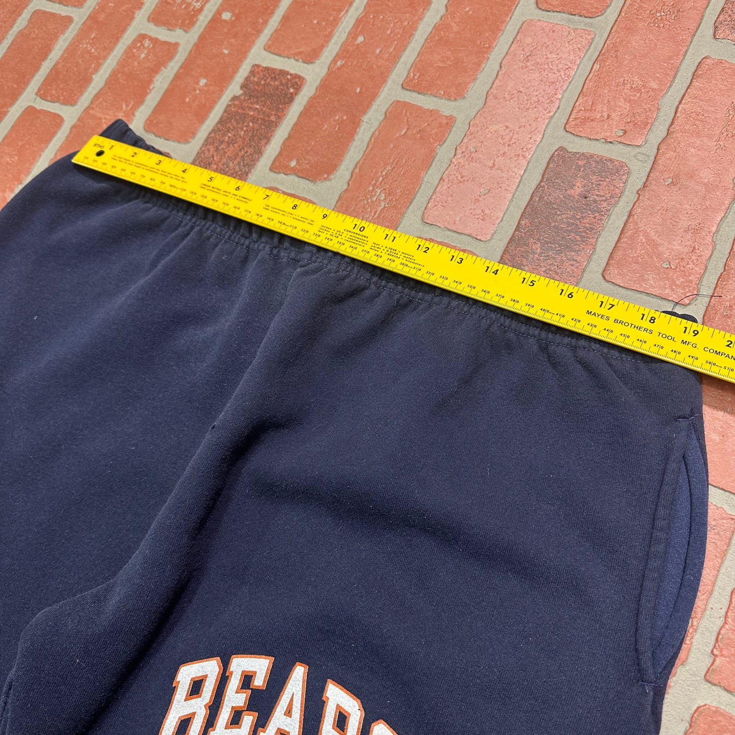 VTG Nutmeg NFL Chicago Bears Navy Sweatpants Yesterday's Fits Clothing Fashion Vintage Streetwear Fashion Item