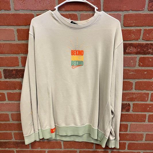 Nike Be Kind Crewneck (30)