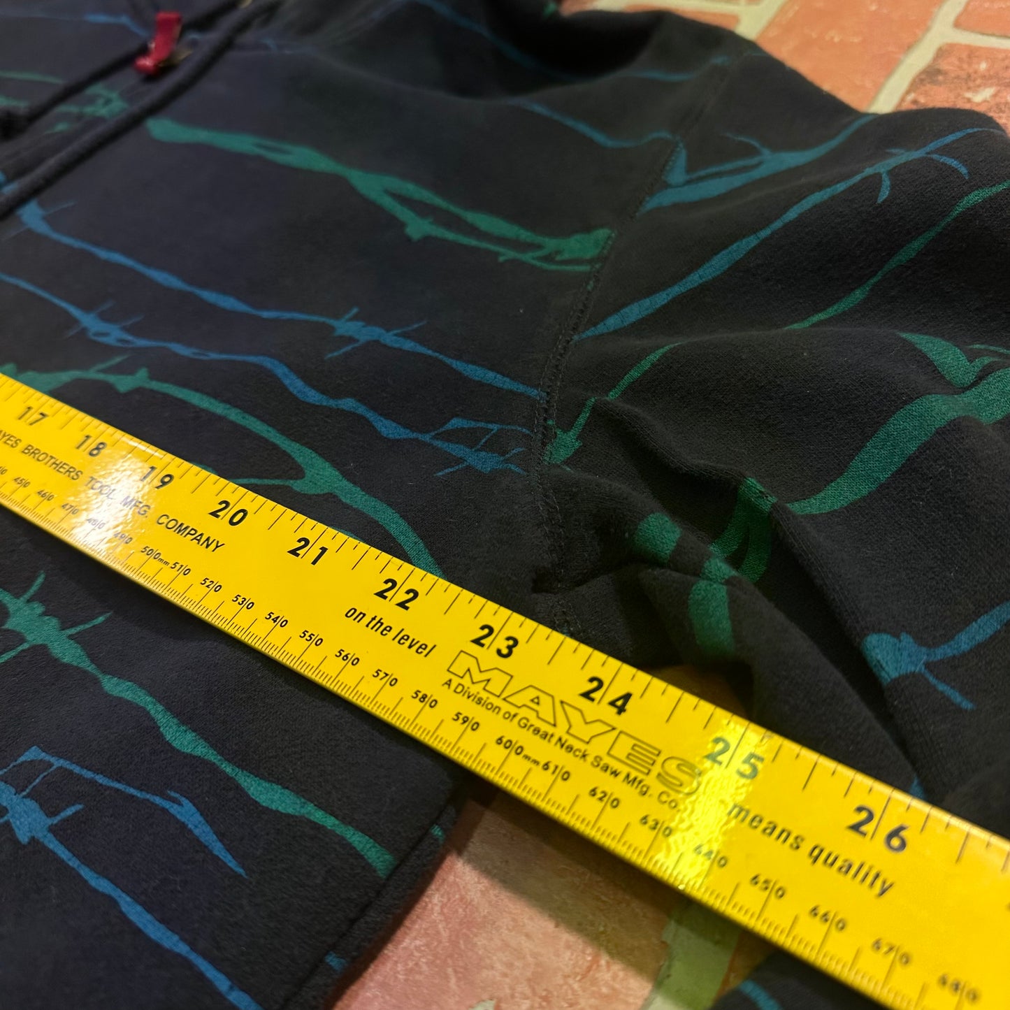 VTG Y2K Levis Barbed Wire Zip-Up Hoodie